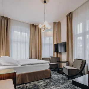 ea-hotel-esplanade.marianskelaznehotels.net/