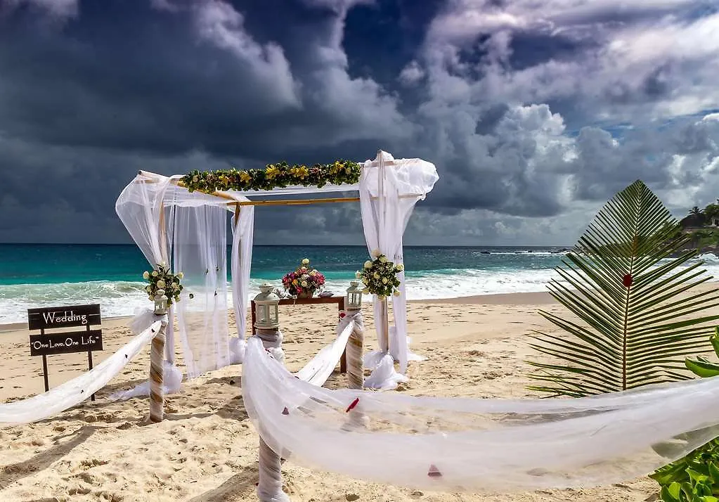 Banyan Tree Seychelles Hotel Takamaka 5*,